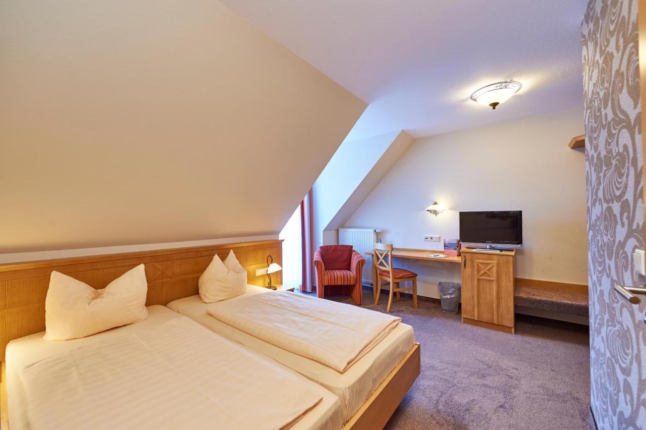 Landhotel Im Klostereck Strubel-Roos Флонхайм Екстериор снимка