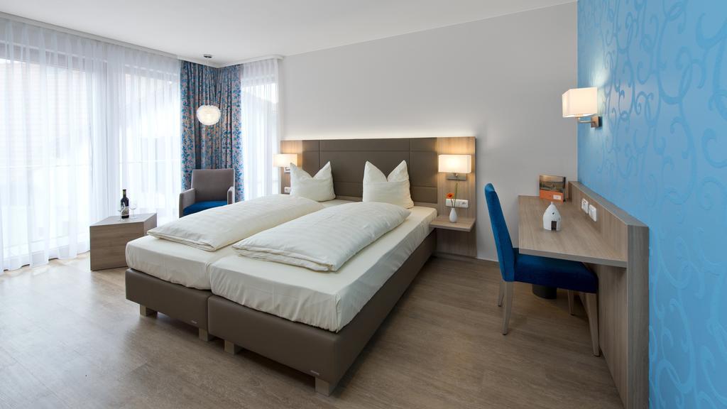 Landhotel Im Klostereck Strubel-Roos Флонхайм Стая снимка